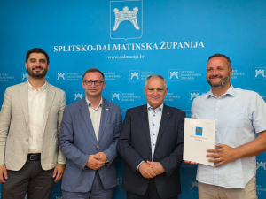 SPLIT – ZADAR – ZAGREB: Načelnik Mijo Dropuljić u tri dana potpisao četiri ugovora za sufinanciranje projekata u Podstrani