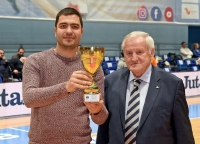Podstrana se vraća s peharom Kutije šibica